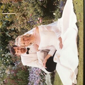 Antique ivory size 8 wedding dress